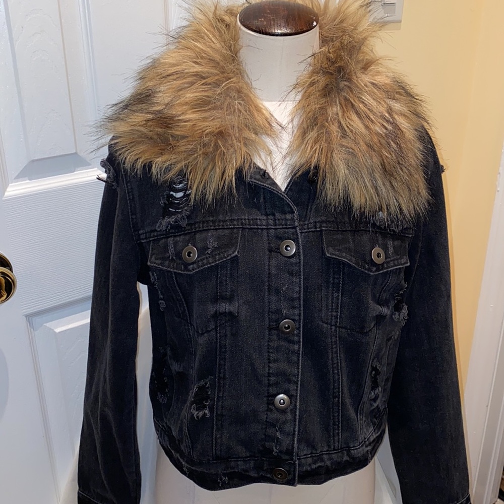 NWOT fun distressed black denim jacket with removable fur collar